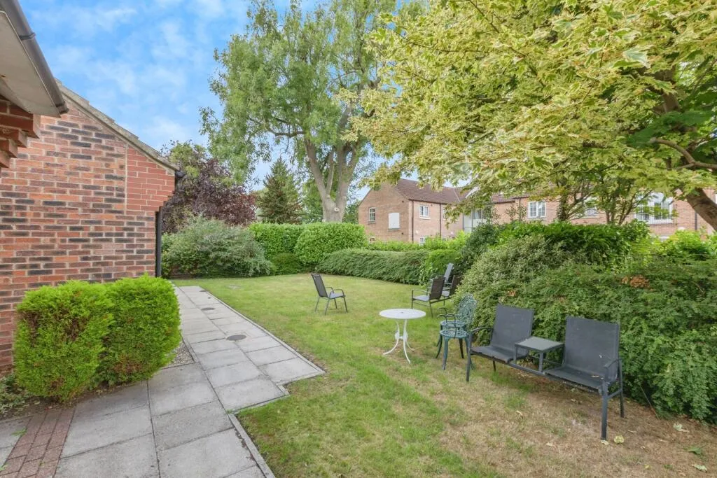 2 bed Retirement Property