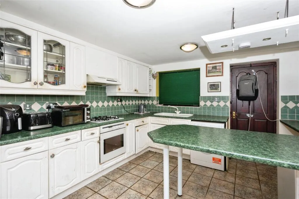 2 bed End of Terrace