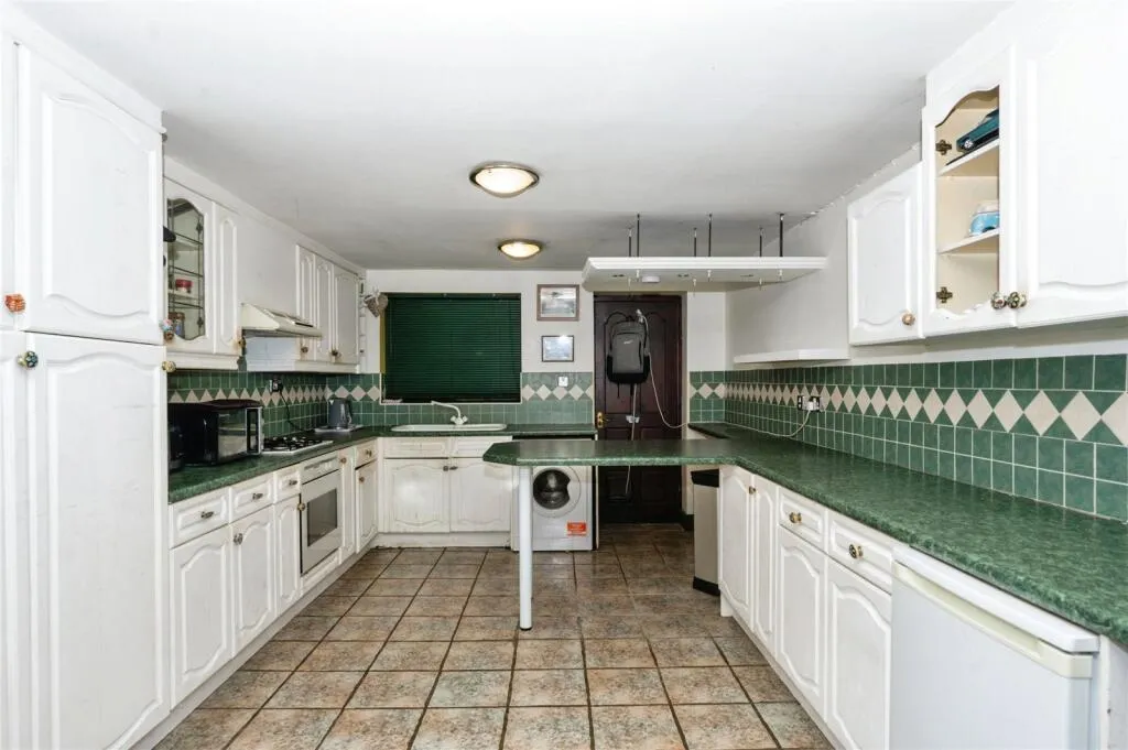 2 bed End of Terrace
