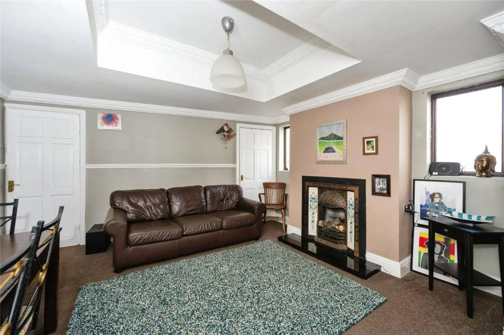 2 bed End of Terrace