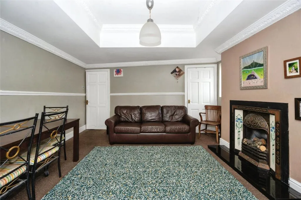 2 bed End of Terrace
