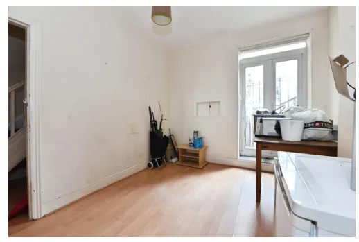 4 bed House