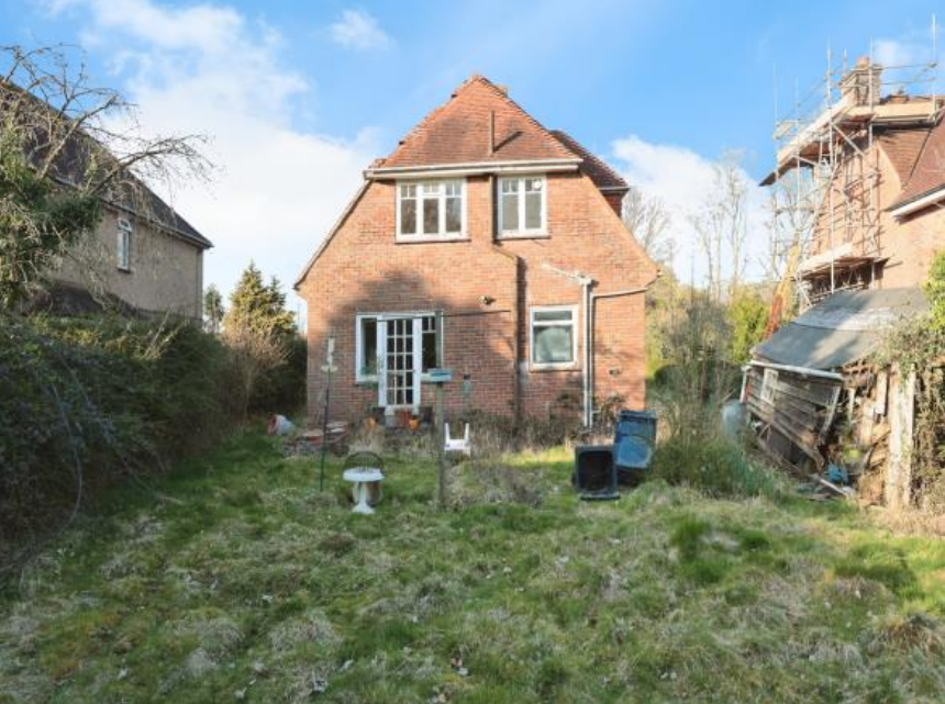 2 bed Detached