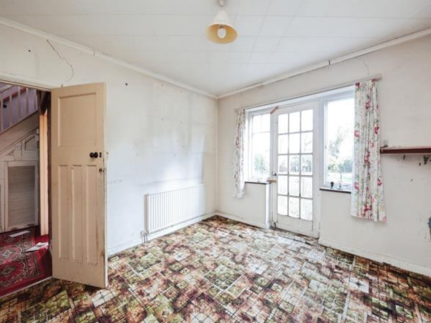 2 bed Detached