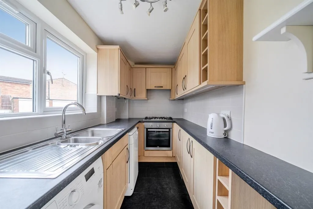 2 bed Ground Flat
