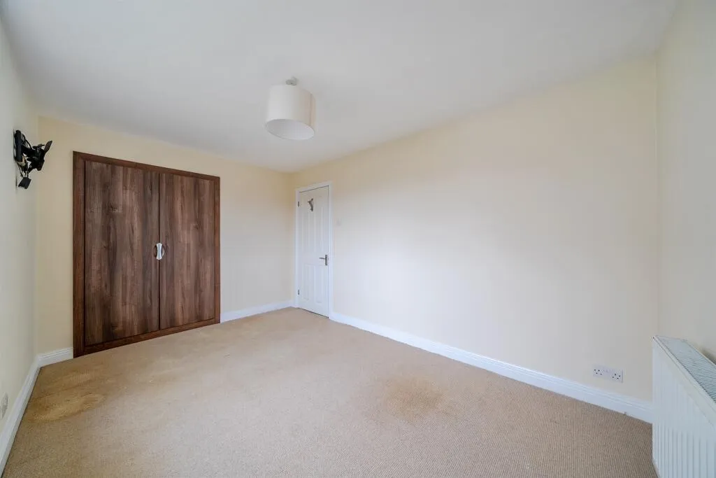 2 bed Ground Flat