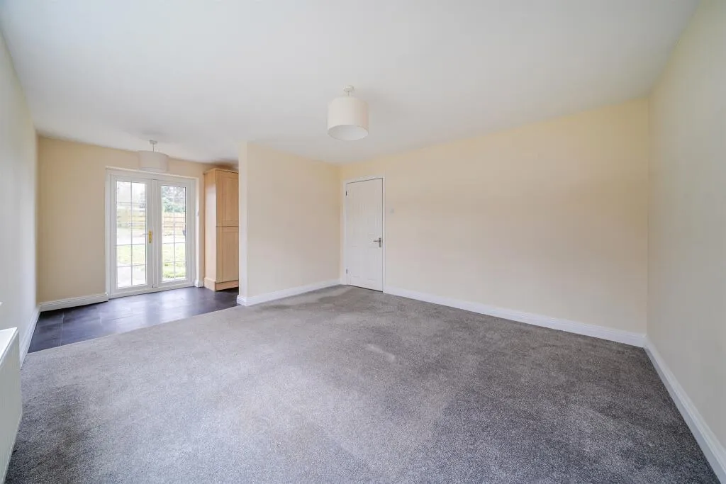 2 bed Ground Flat