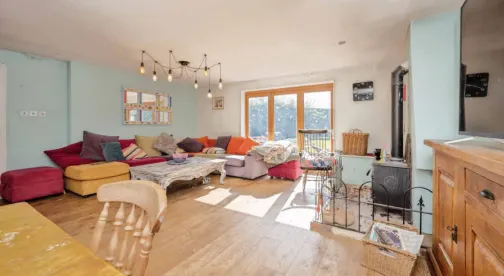 5 bed Detached