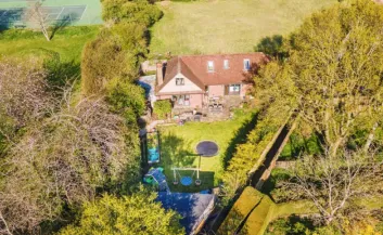 5 bed Detached