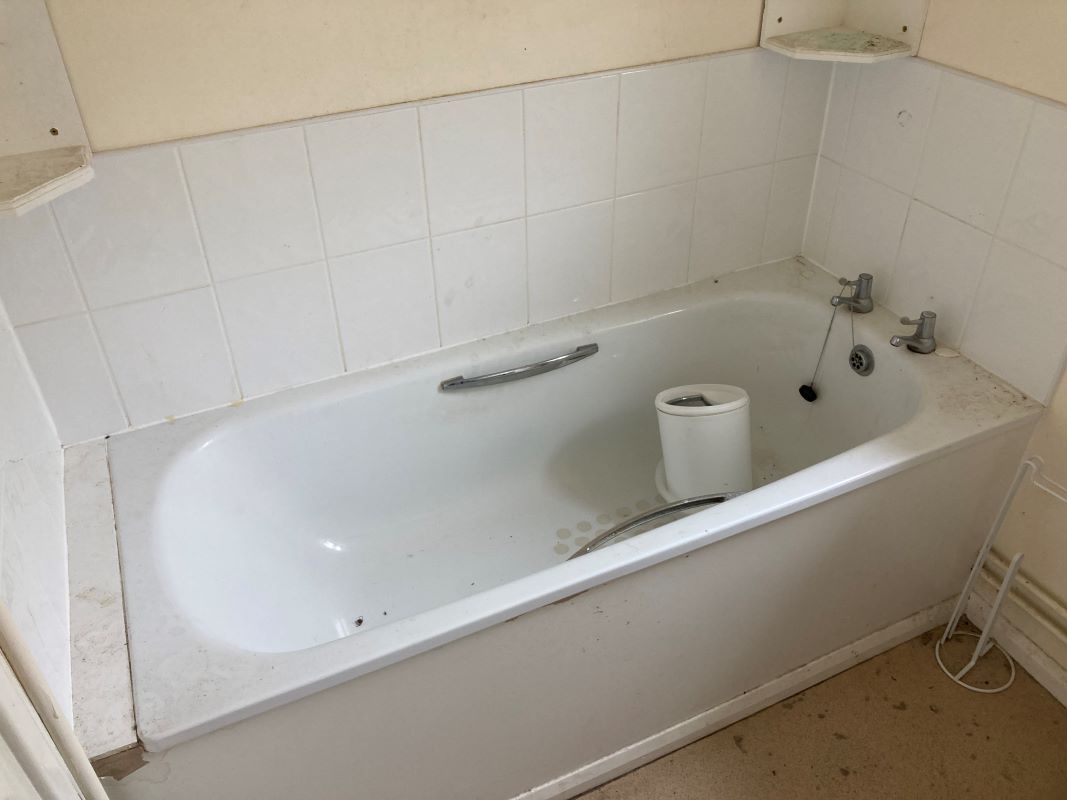 Three Tuns, Gooderstone, King's Lynn, Norfolk, PE33 9BU - Online Auctions