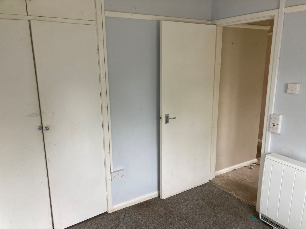 Three Tuns, Gooderstone, King's Lynn, Norfolk, PE33 9BU - Online Auctions