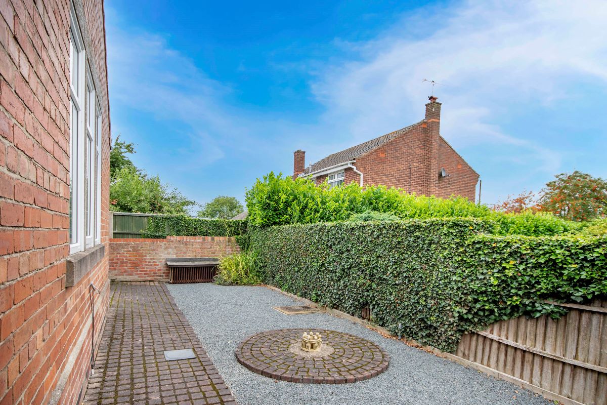 The Old Chapel, Main Street, Rampton, Retford, Nottinghamshire, DN22 0HR - Online Auctions