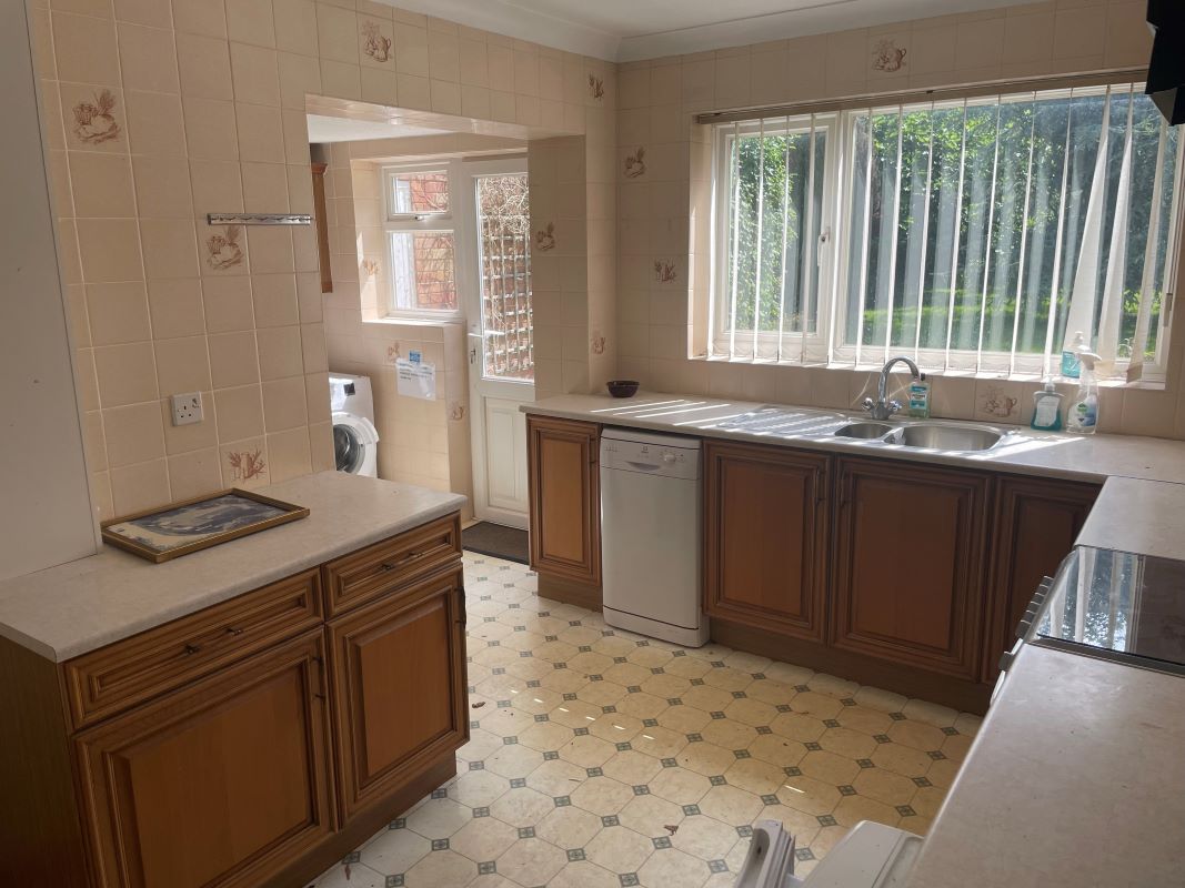 Highbank, Skinners Lane, Wroxham, Norwich, Norfolk, NR12 8SJ - Online Auctions