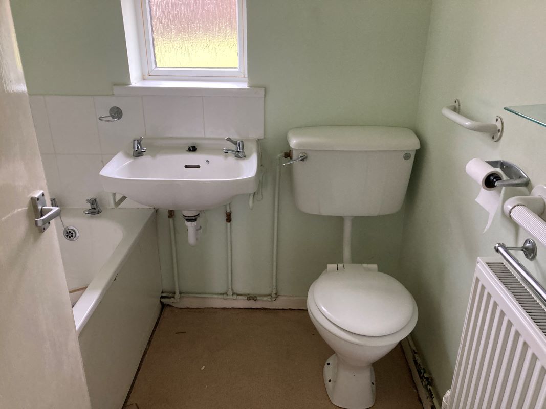 Three Tuns, Gooderstone, King's Lynn, Norfolk, PE33 9BU - Online Auctions