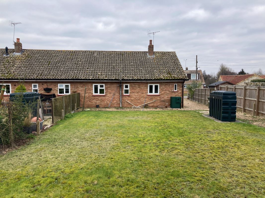 Three Tuns, Gooderstone, King's Lynn, Norfolk, PE33 9BU - Online Auctions