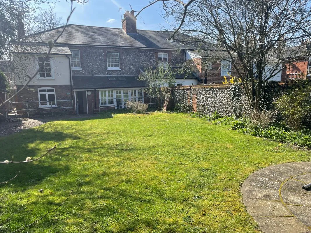 Hospital Road, Bury St. Edmunds, Suffolk, IP33 3JU - Online Auctions