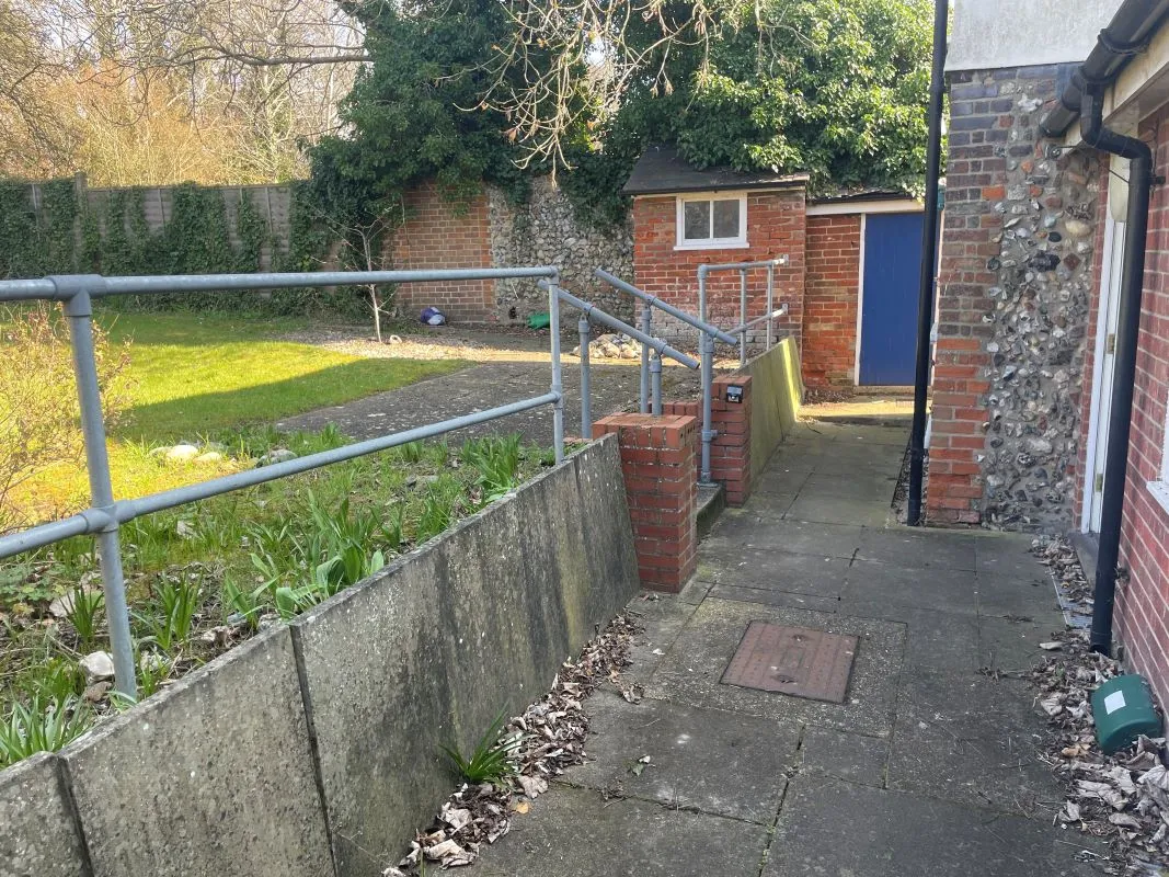 Hospital Road, Bury St. Edmunds, Suffolk, IP33 3JU - Online Auctions