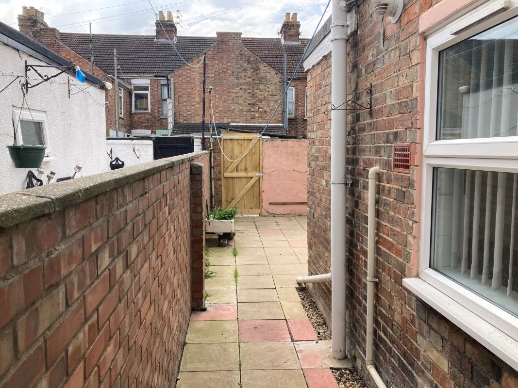 Century Road, Great Yarmouth, Norfolk, NR31 0BS - Online Auctions