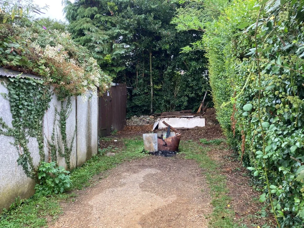 Garages and Land between nos 30 & 32, Meadow Close, Narborough, King's Lynn, Norfolk, PE32 1SZ - Online Auctions