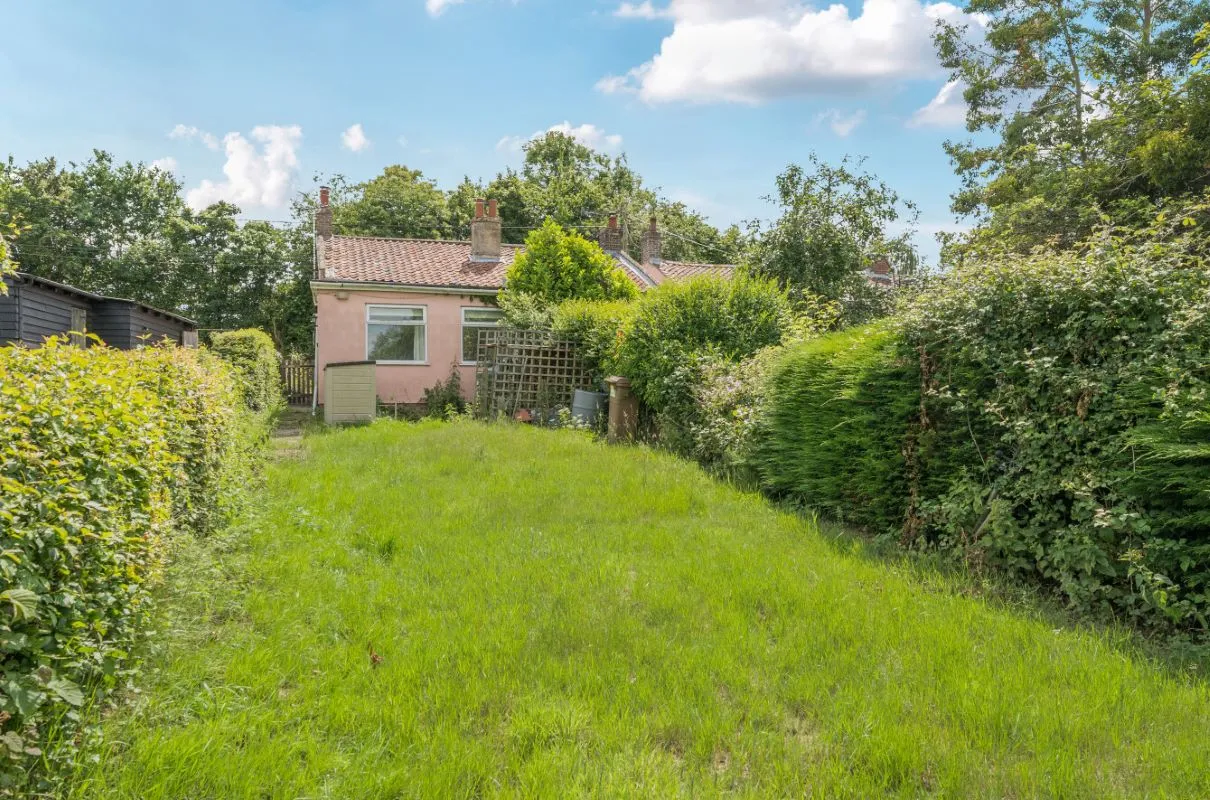 Stone Cottages, Mill Street, Middleton, Saxmundham, Suffolk, IP17 3NG - Online Auctions
