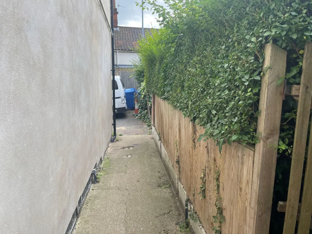 Guelph Road, Norwich, Norfolk, NR1 4AY - Online Auctions