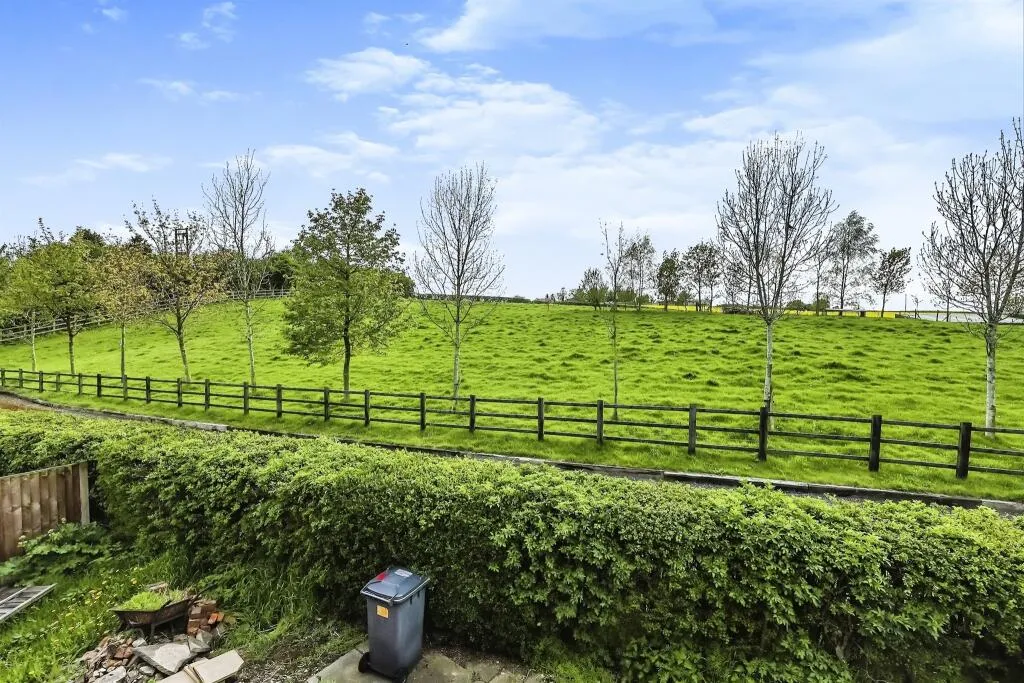 2 bed Detached