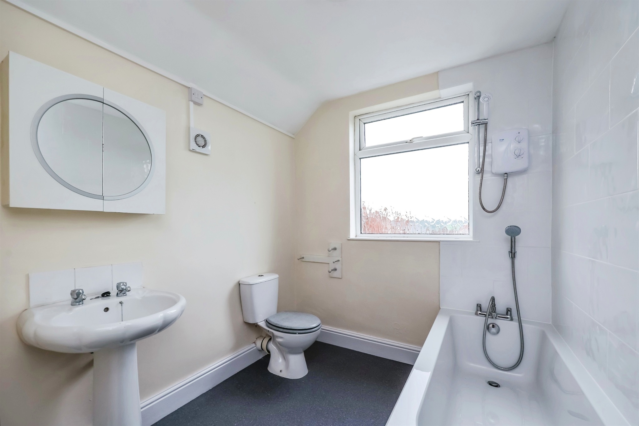 2 bed End of Terrace