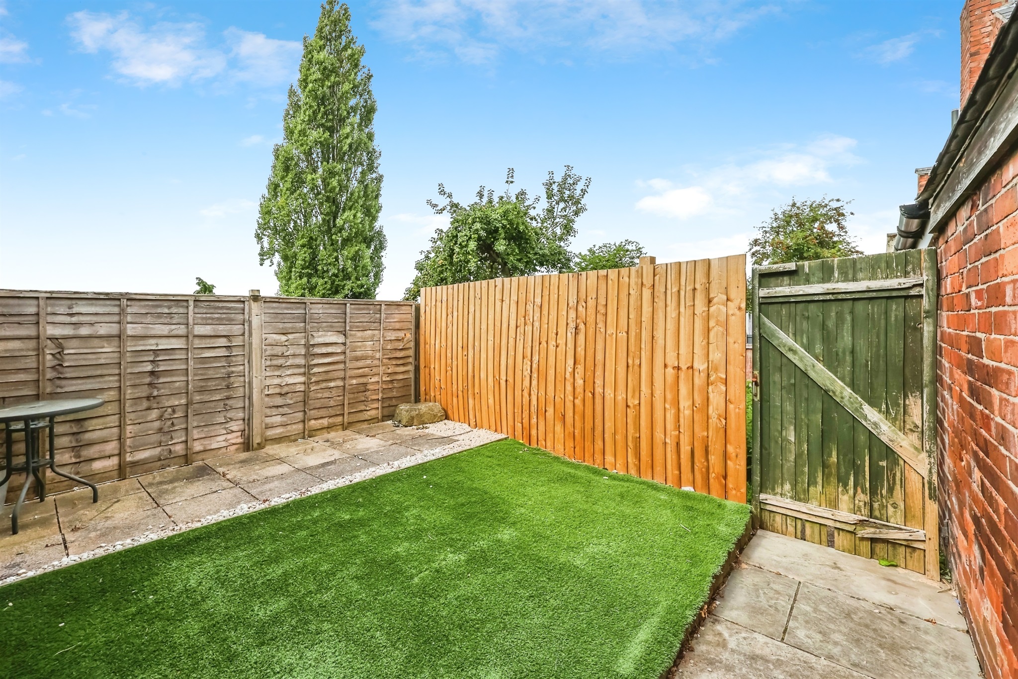 2 bed End of Terrace