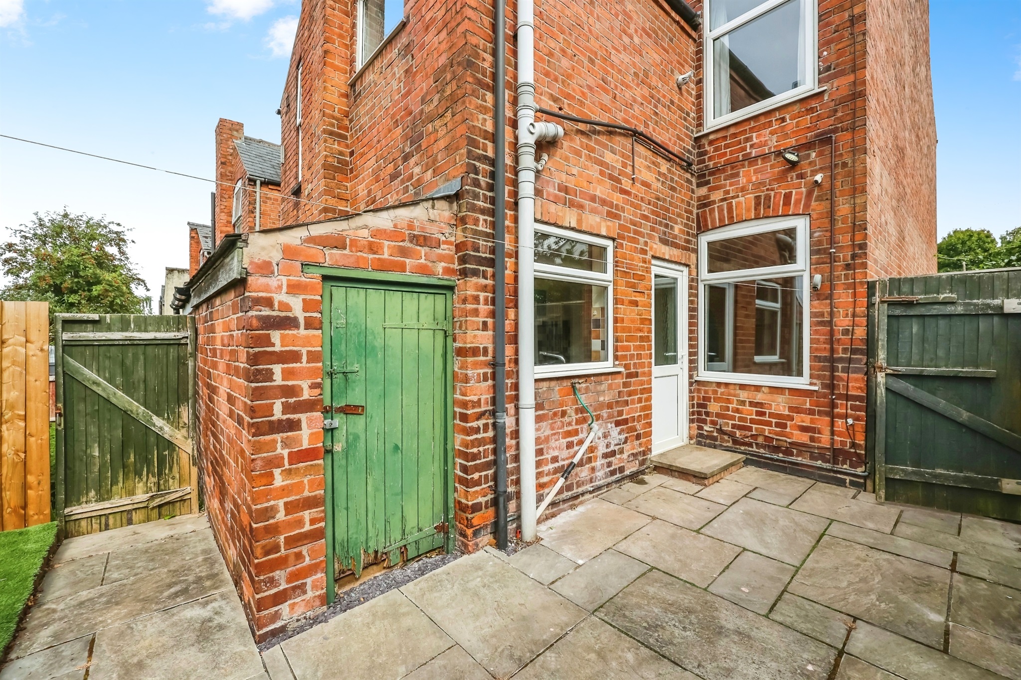 2 bed End of Terrace