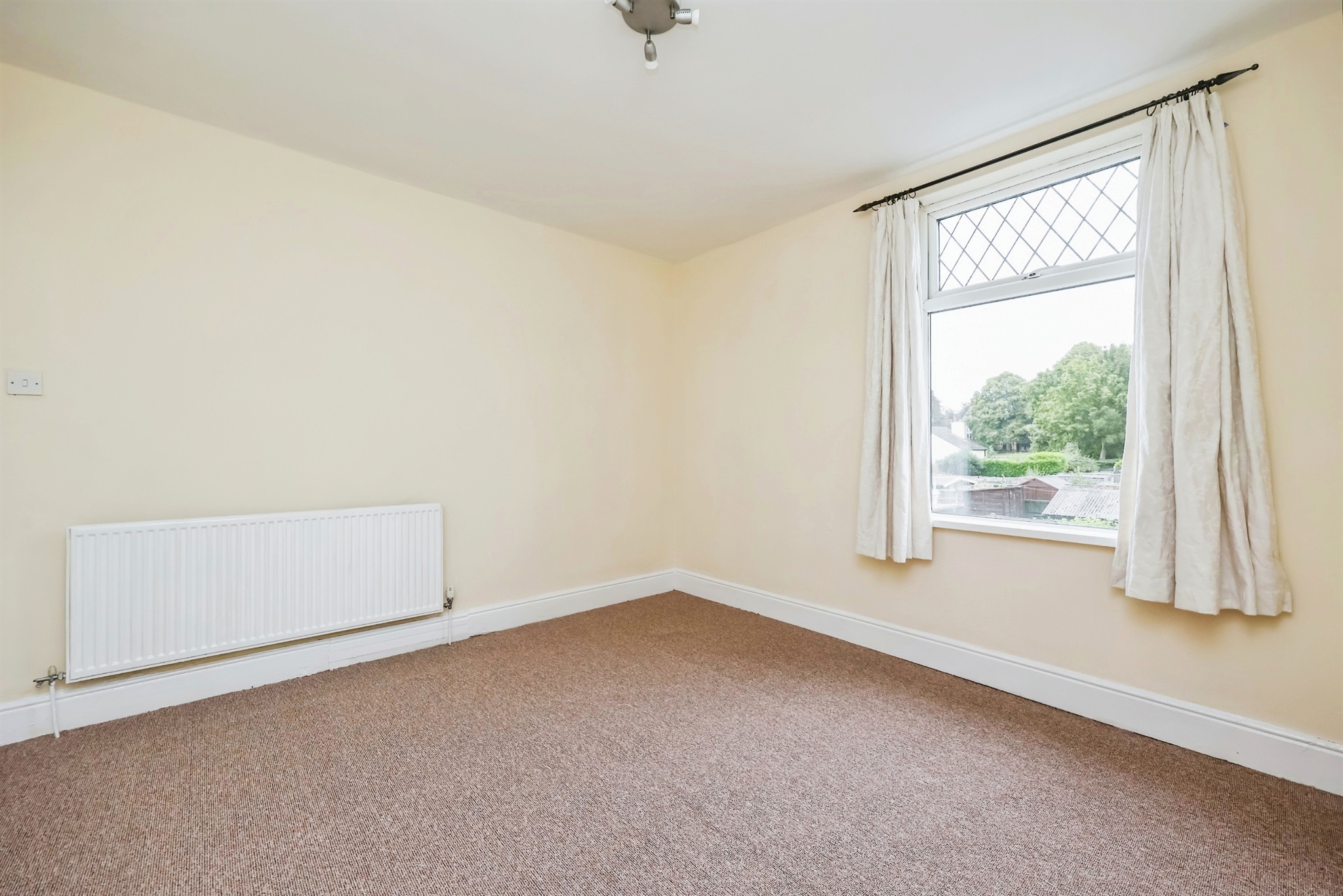 2 bed End of Terrace