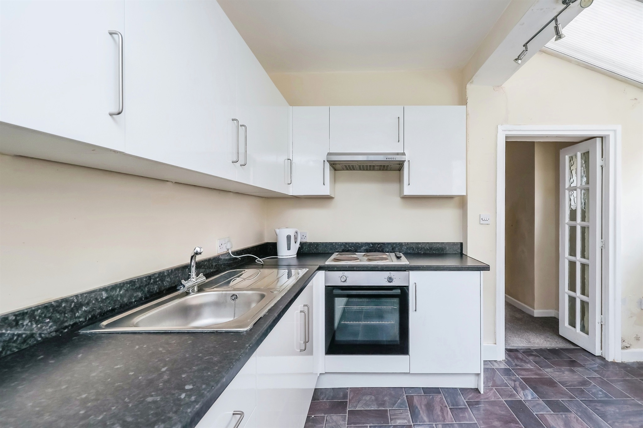 2 bed End of Terrace