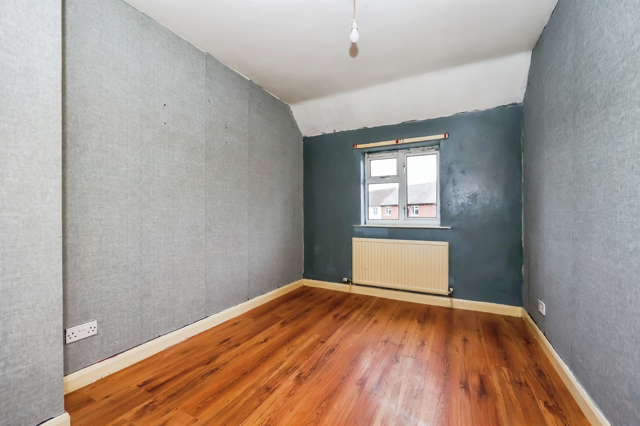 3 bed End of Terrace