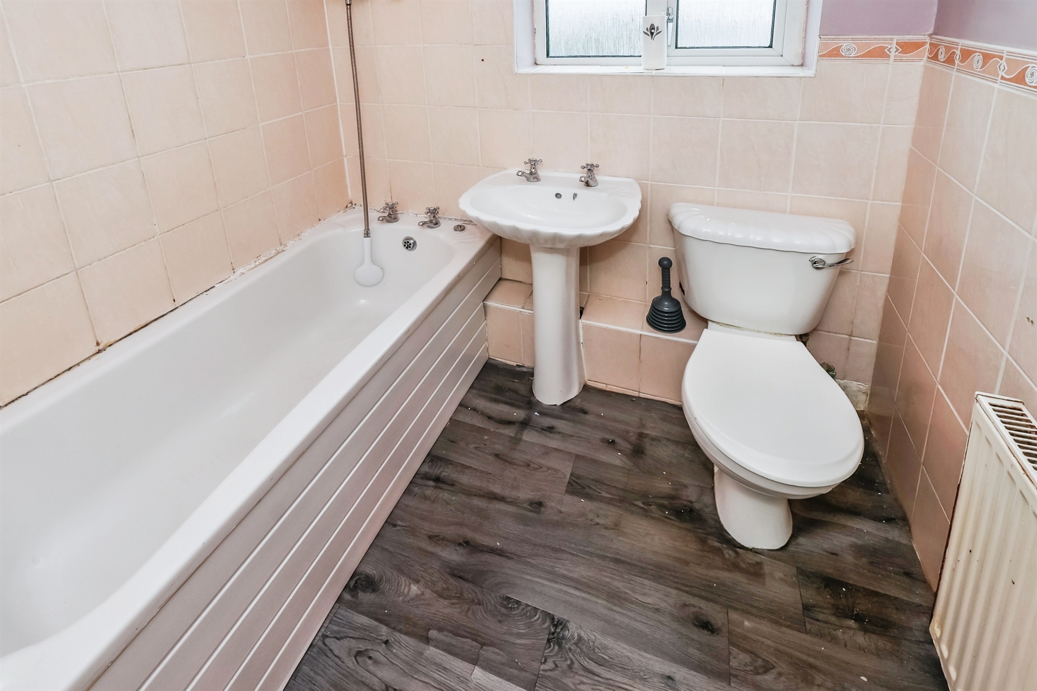 3 bed End of Terrace