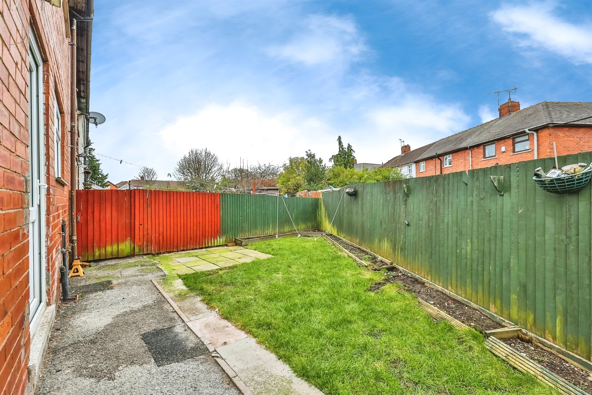 3 bed End of Terrace