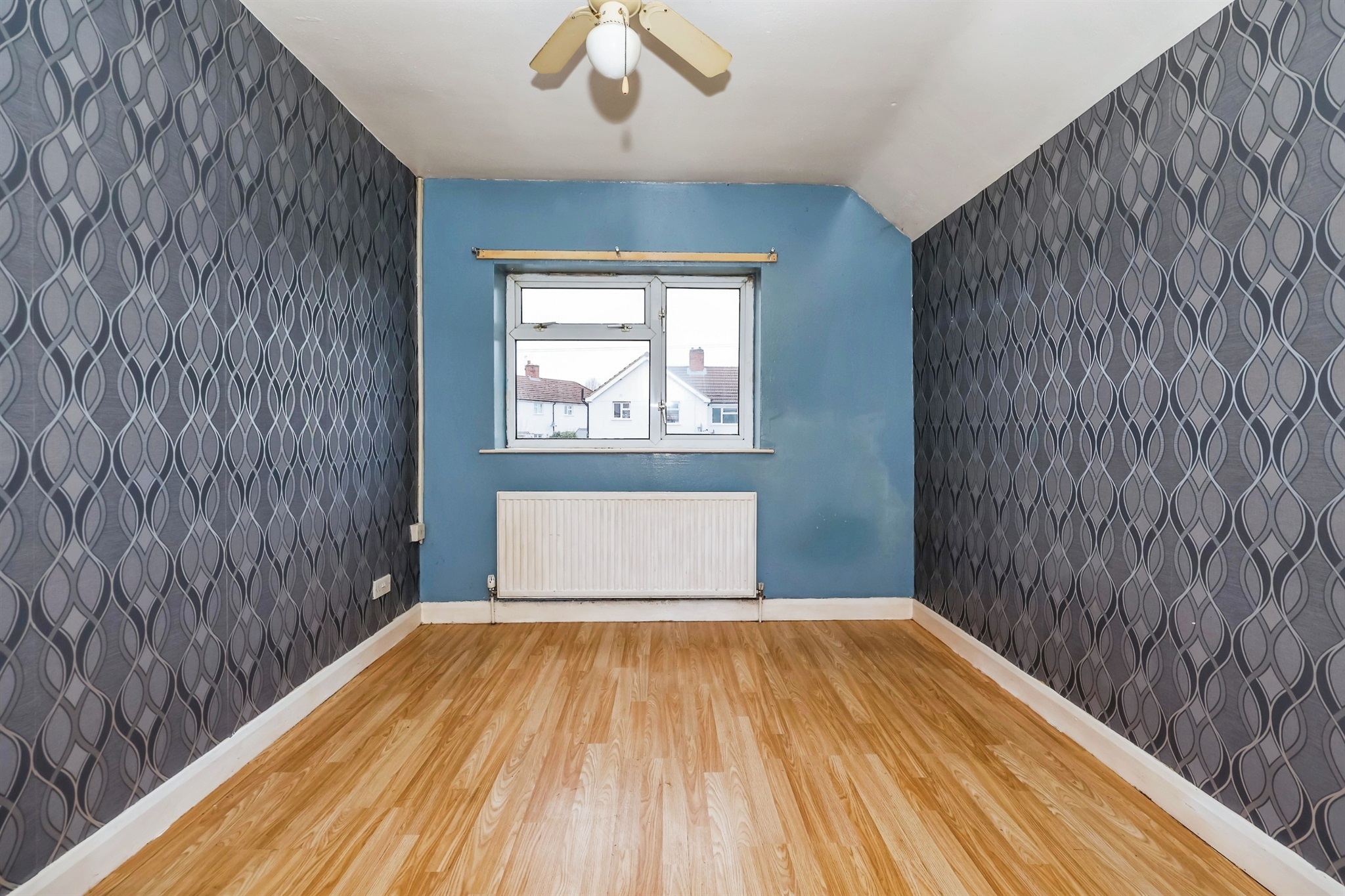 3 bed End of Terrace