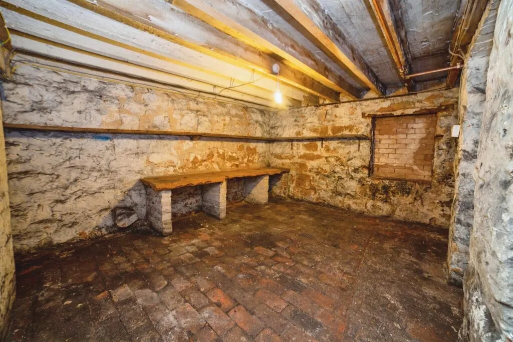 2 bed Terraced