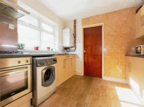 5 bed Semi-Detached