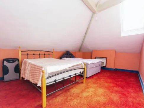 5 bed Semi-Detached