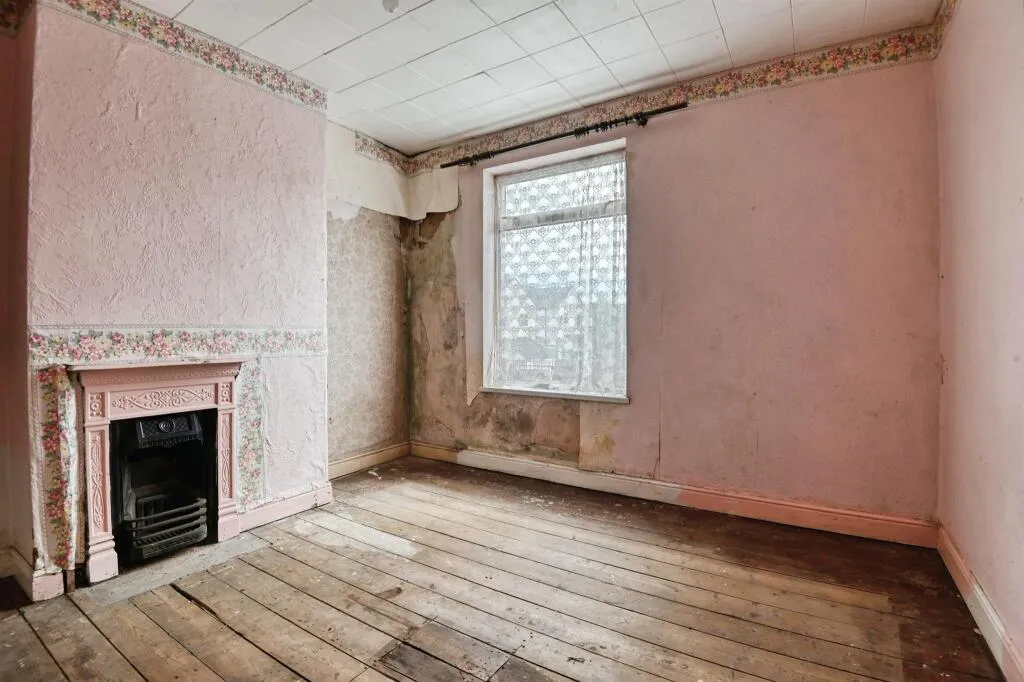 3 bed Terraced