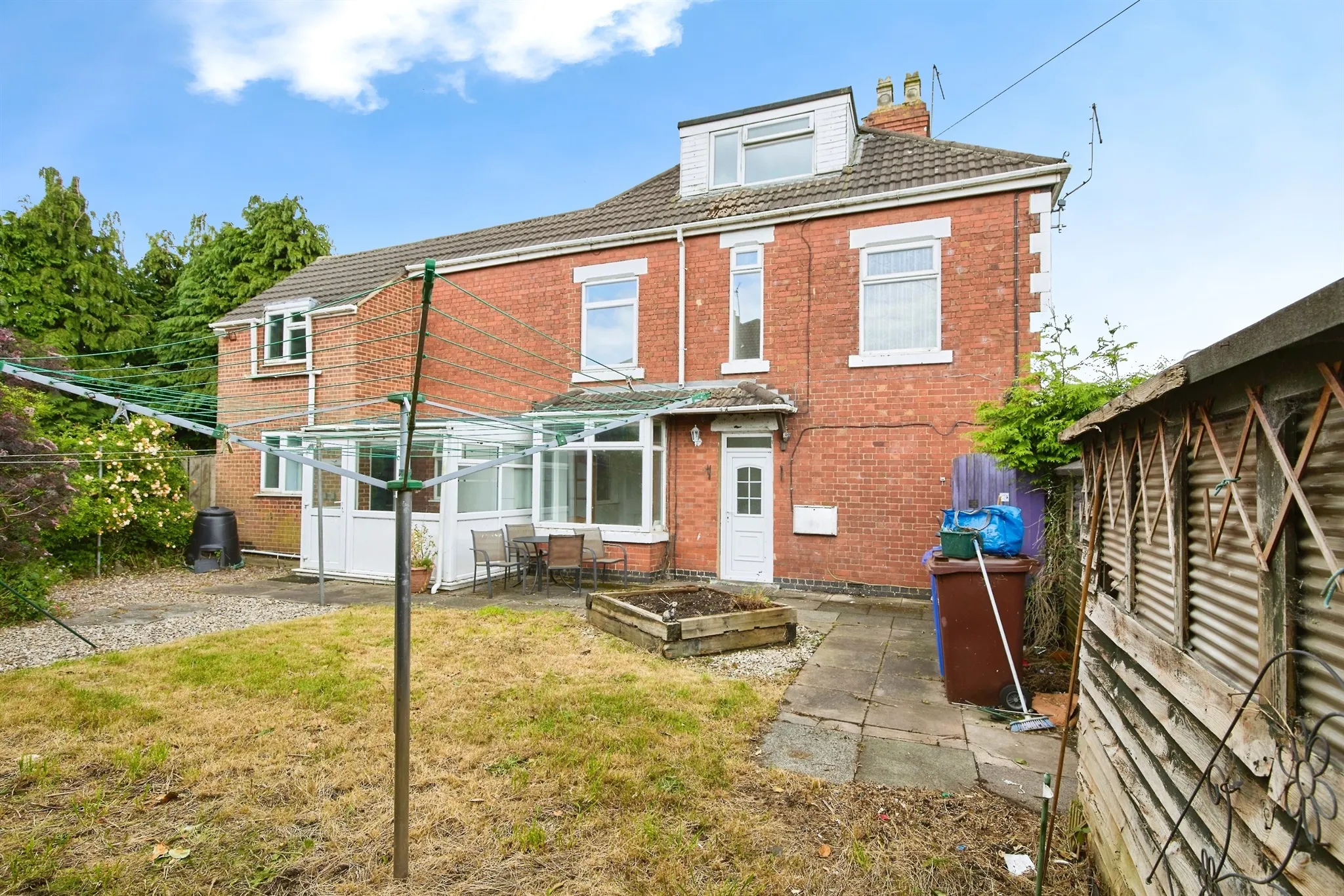 4 bed End of Terrace