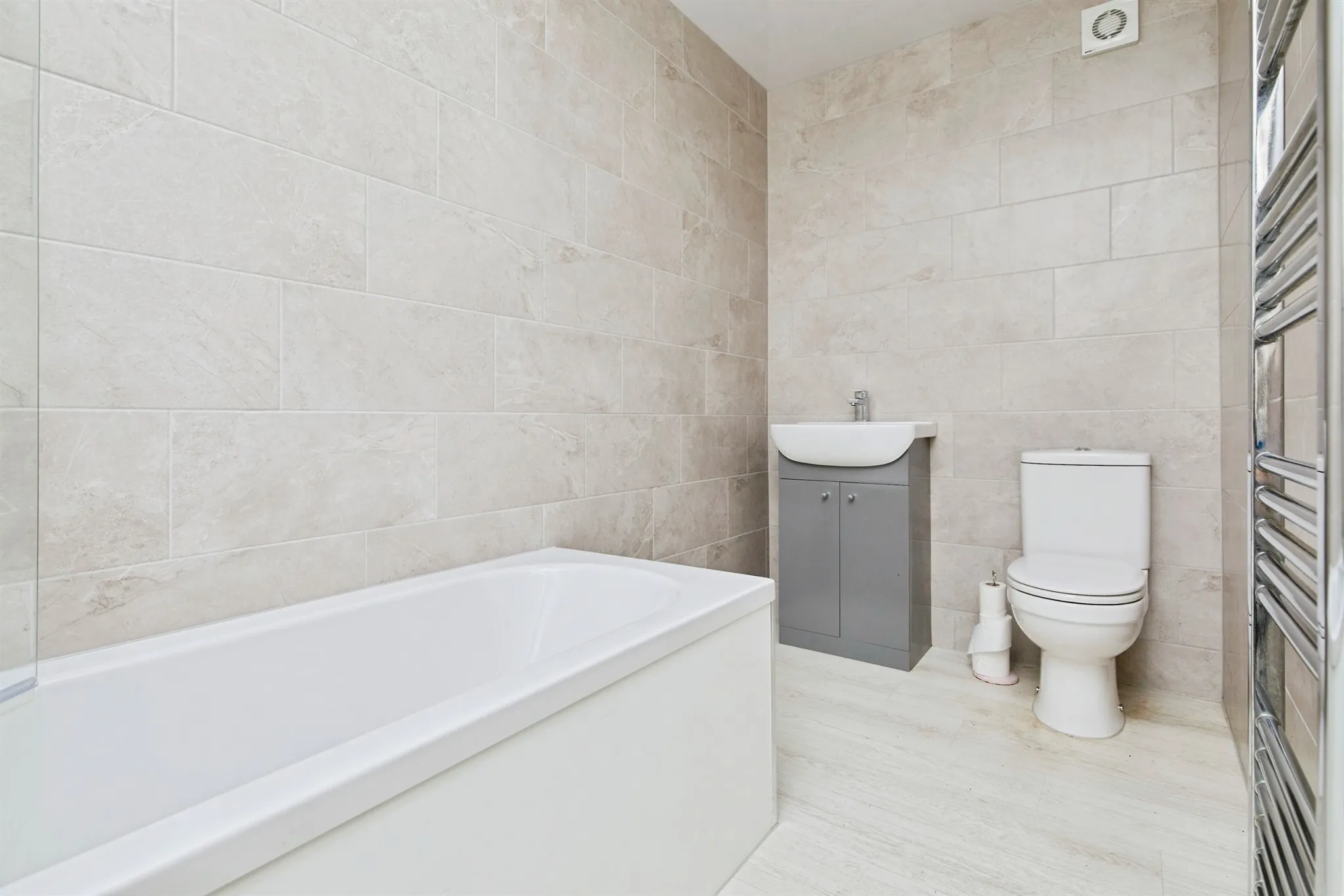 4 bed End of Terrace