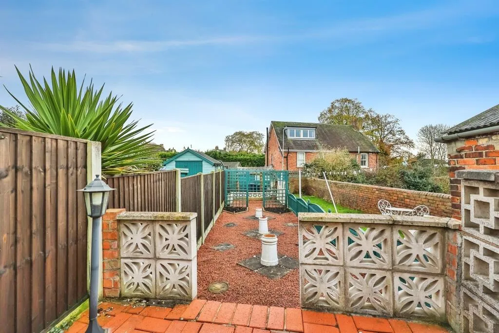 2 bed Terraced