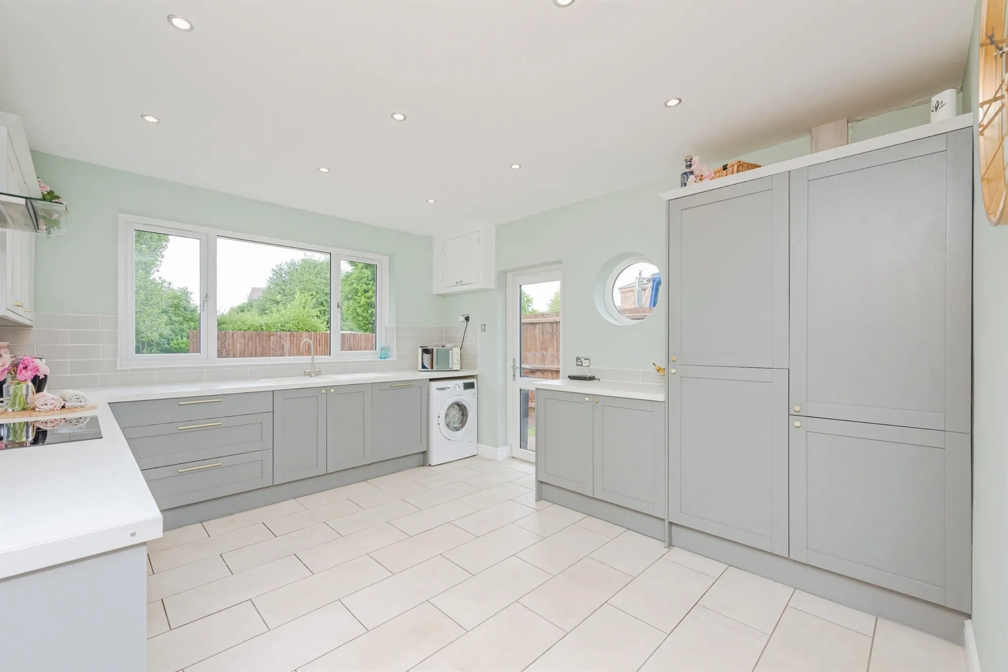 4 bed Detached