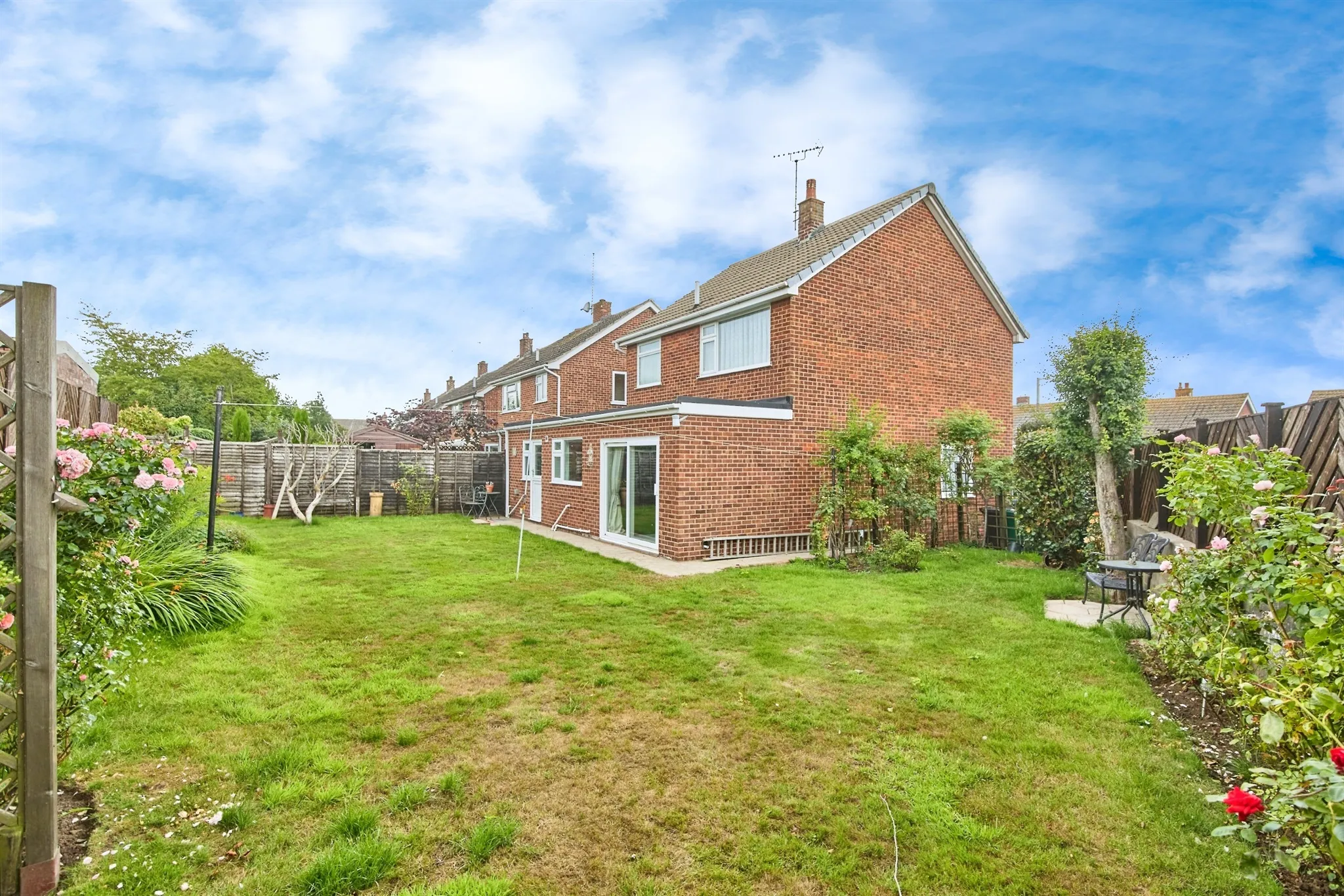 3 bed Link Detached House