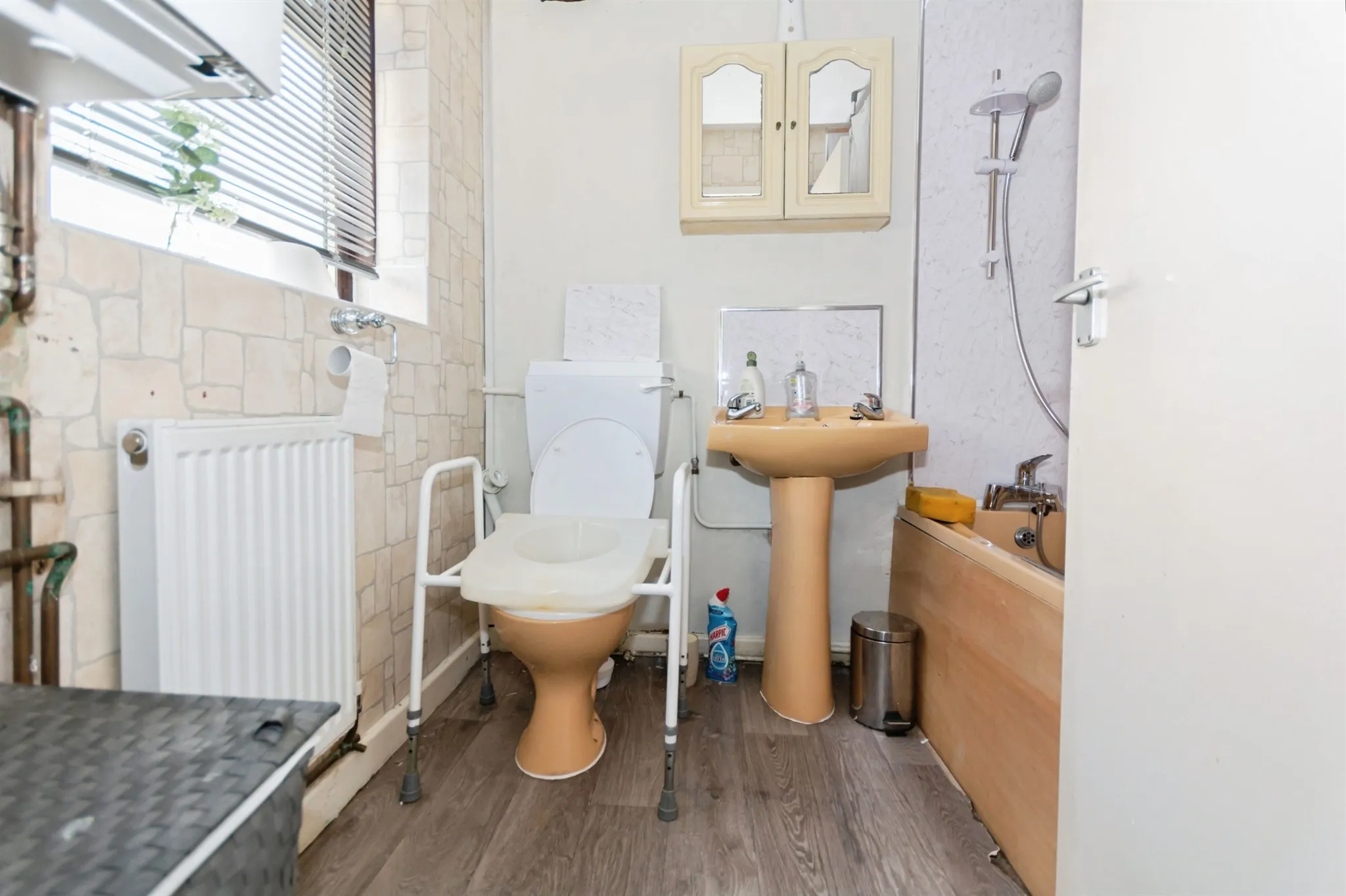 2 bed End of Terrace