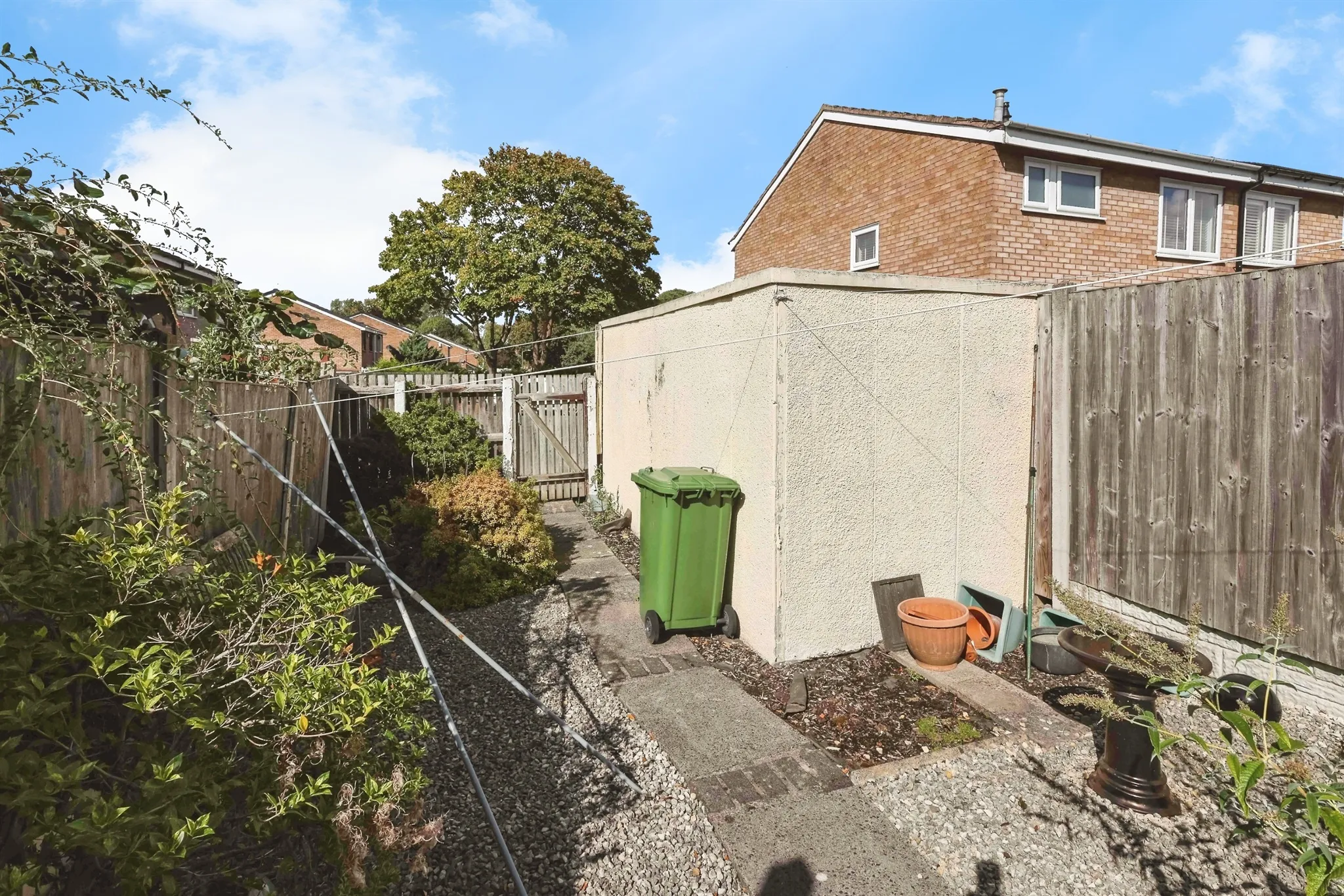 3 bed End of Terrace