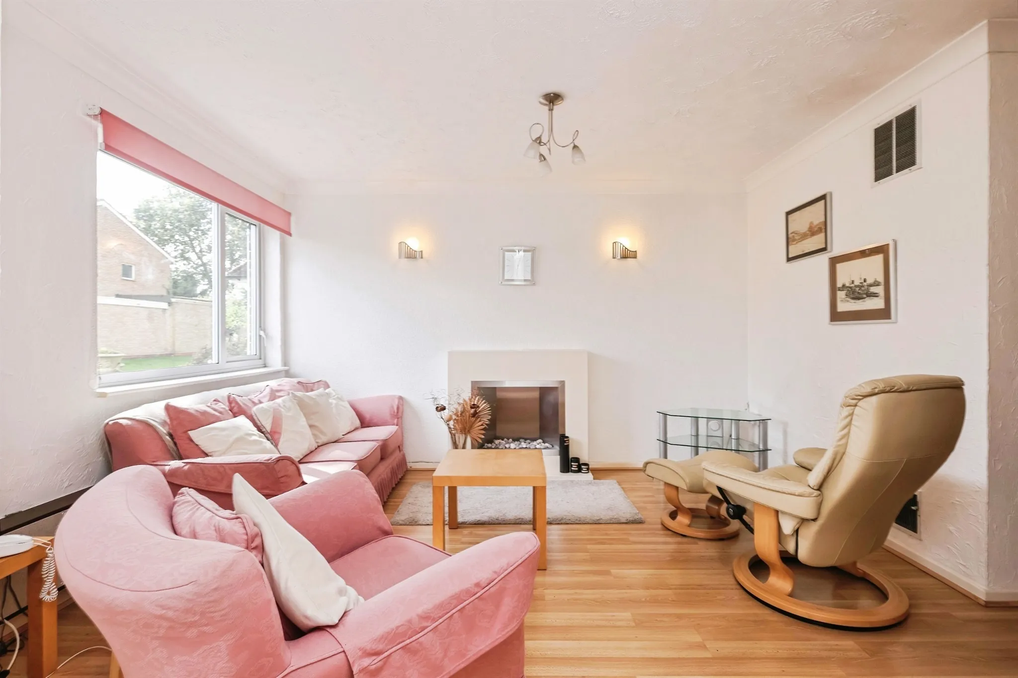 3 bed End of Terrace