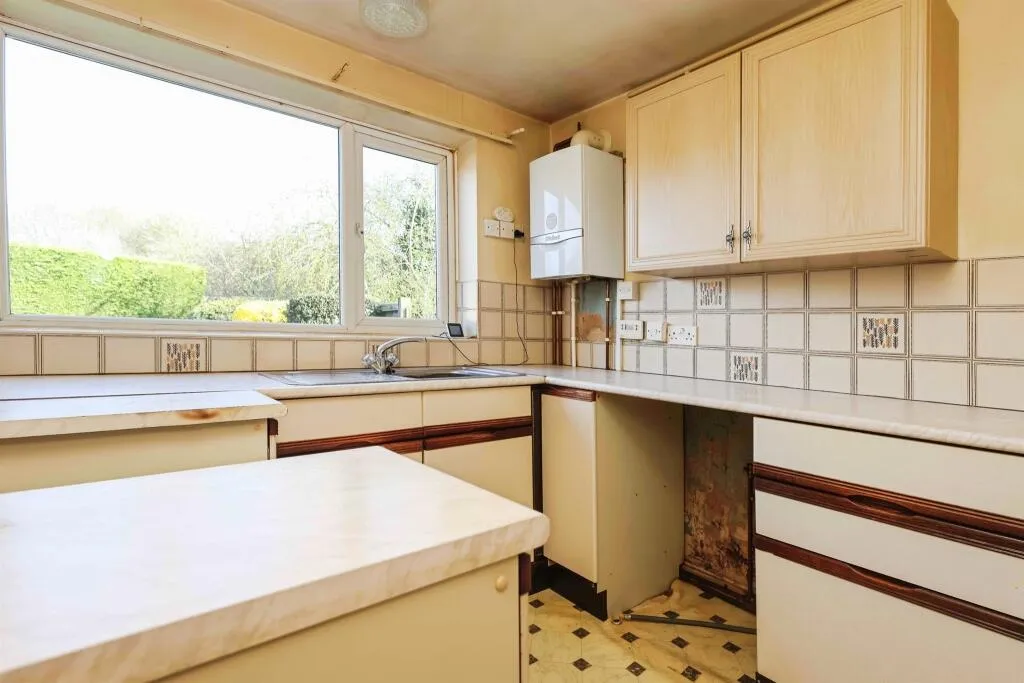 2 bed Maisonette