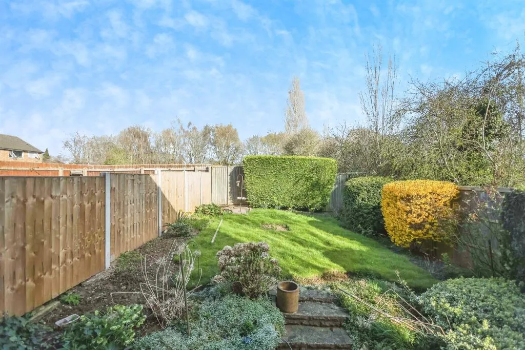 2 bed Maisonette