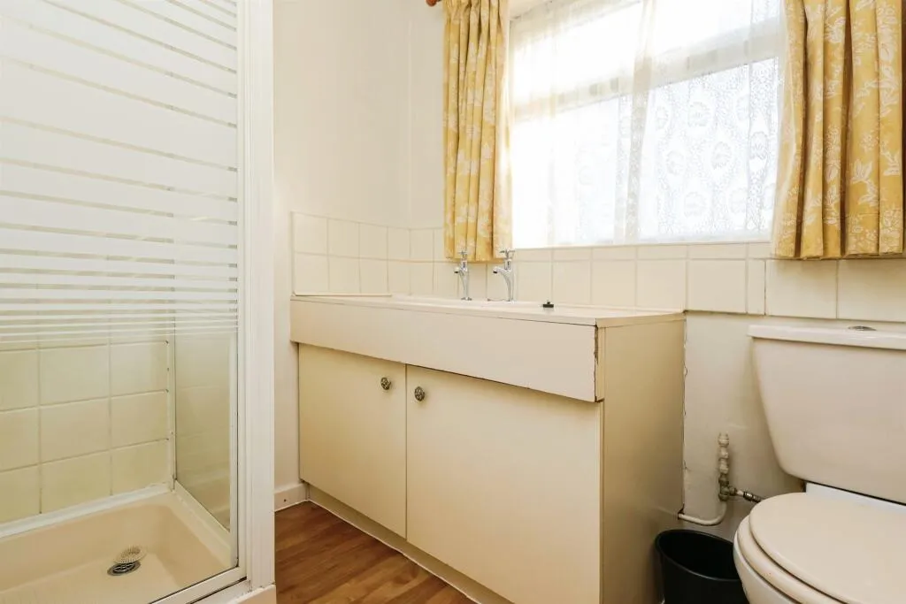 2 bed Maisonette